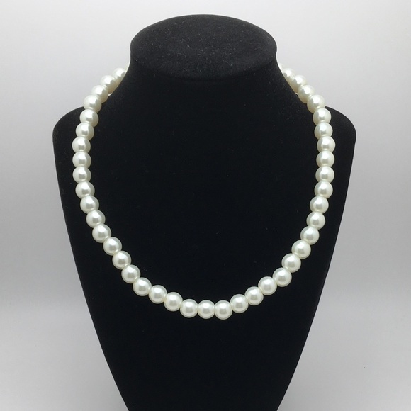 Classic Bold 10mm Faux Pearl Necklace - Picture 1 of 6